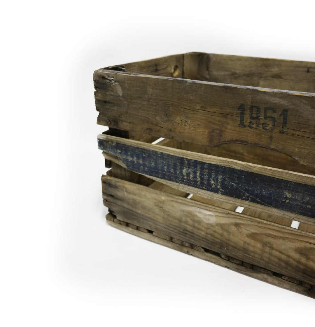 Aito, vanha puulaatikko somisteeksi häihin – vaikkapa baariin