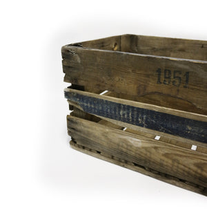 Aito, vanha puulaatikko somisteeksi häihin – vaikkapa baariin